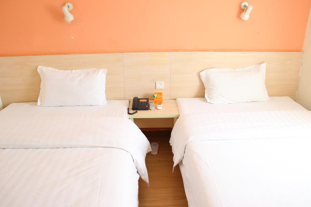 7Days Inn Guangzhou Gangding Longkou XI Road Buitenkant foto