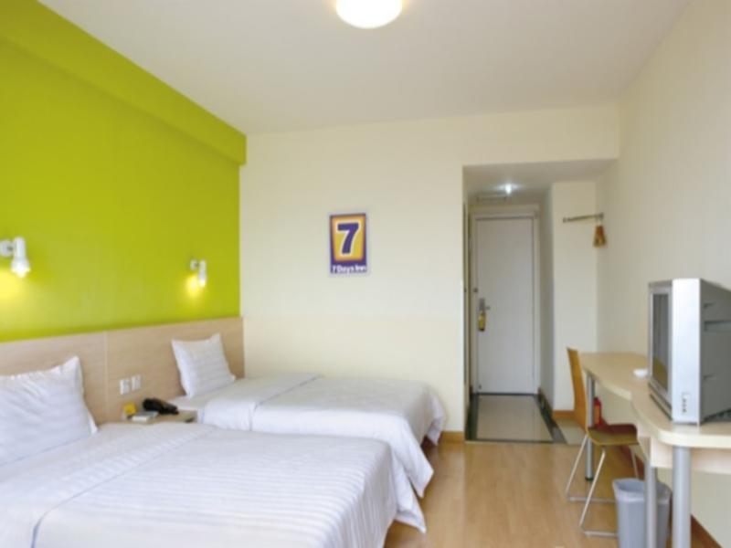 7Days Inn Guangzhou Gangding Longkou XI Road Buitenkant foto